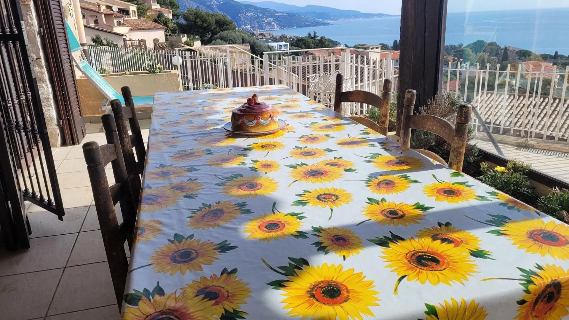 Homestay La Maison Des Mots Et Des Notes Roquebrune-Cap-Martin